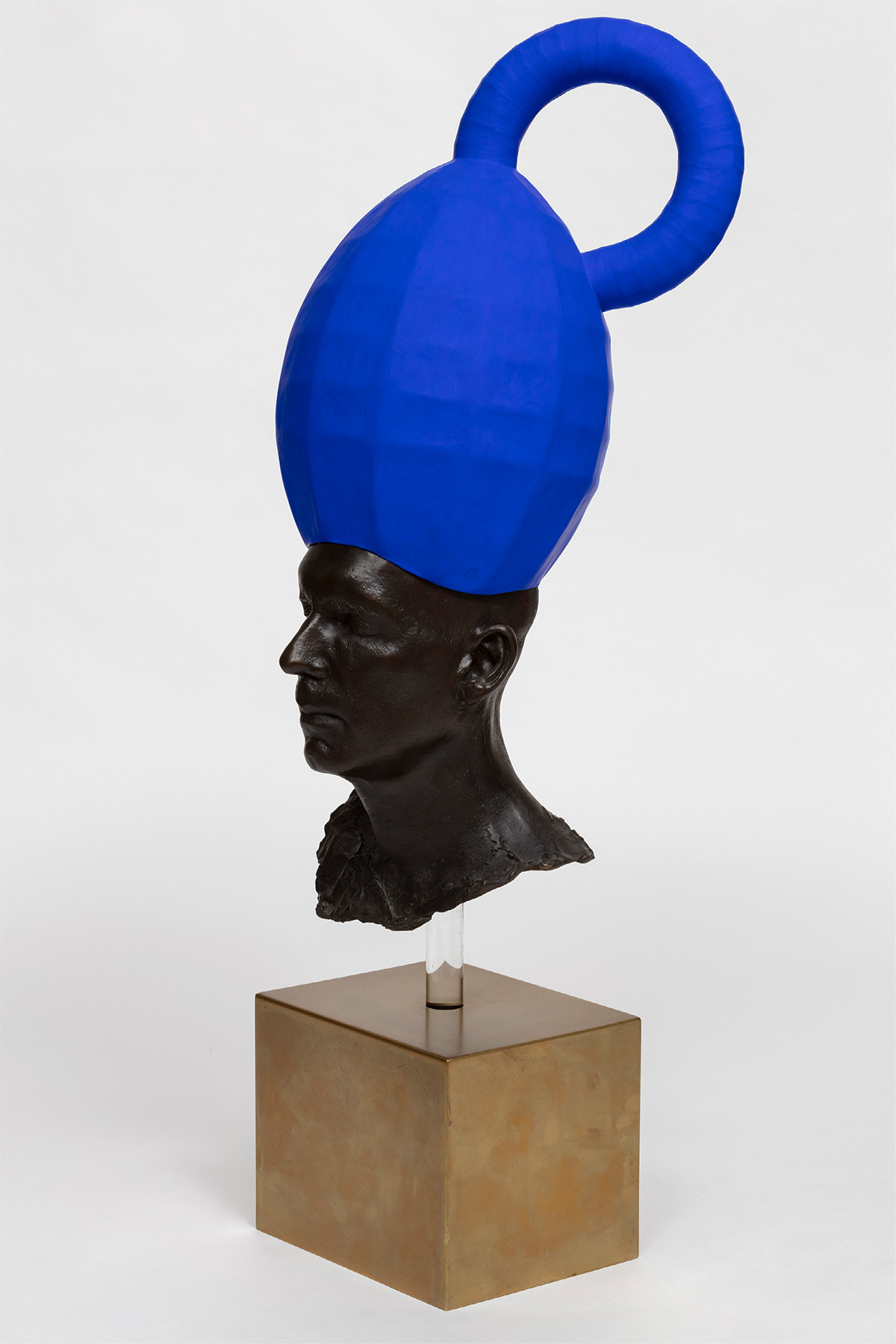 Charles Avery Untitled (Klein) 2010 bronze, gouache su cartoncino, perspex, legno unica