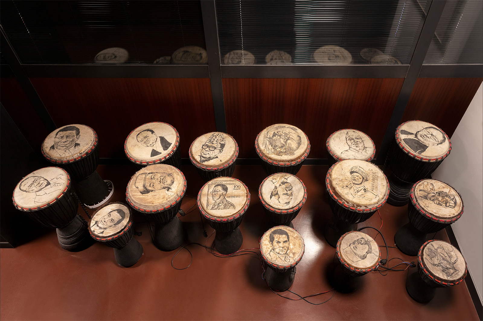 Dimitri Fagbohoun, Les Patriotes, 2012 video installazione, dimensione variabile
